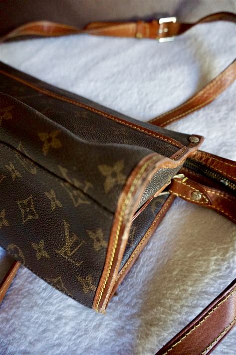 classic louis vuitton monogram bag.